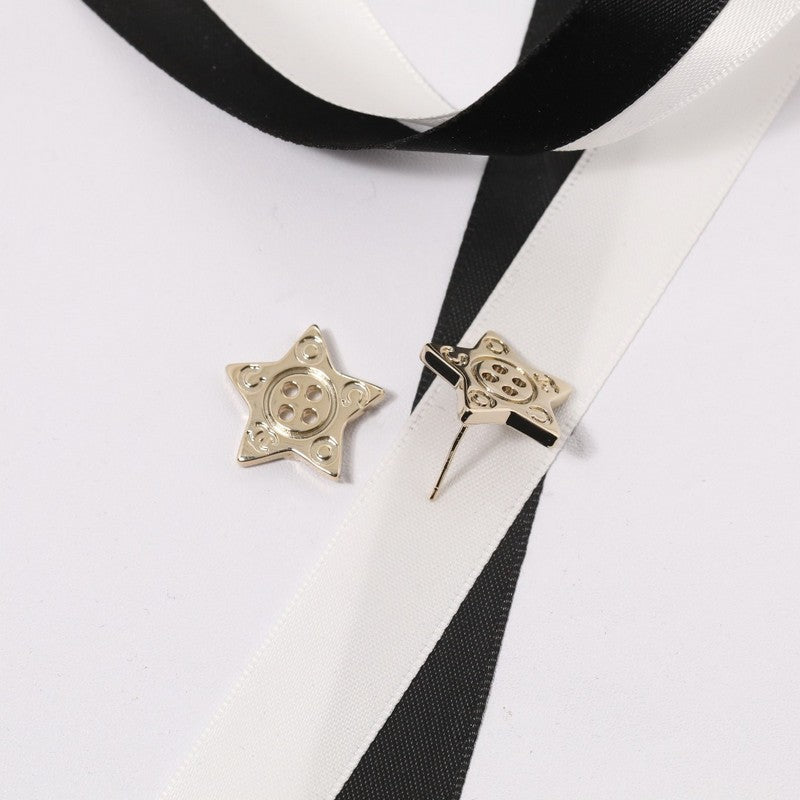 Chanel Star Earrings - 18K Yellow Gold