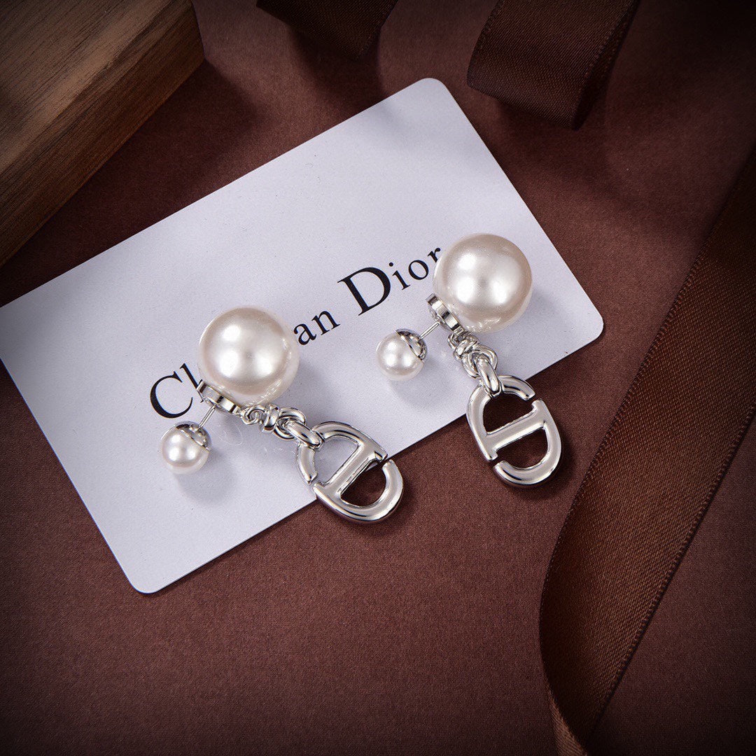 Dior 30 Montaigne Earrings