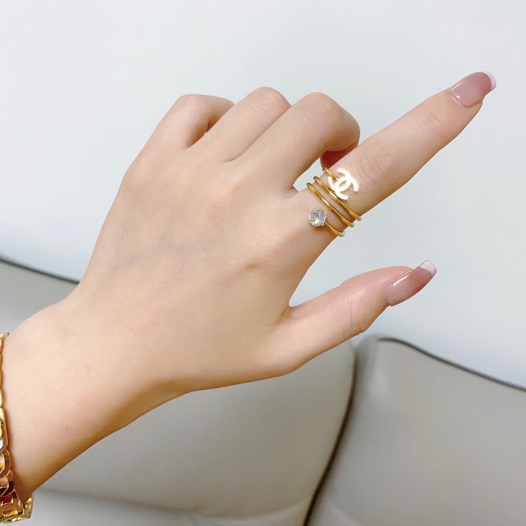 Chanel Vintage Pearl Ring - 18K Yellow Gold