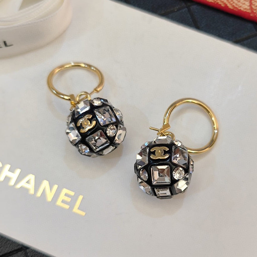 Chanel Round Crystal Earrings - 18K Yellow Gold