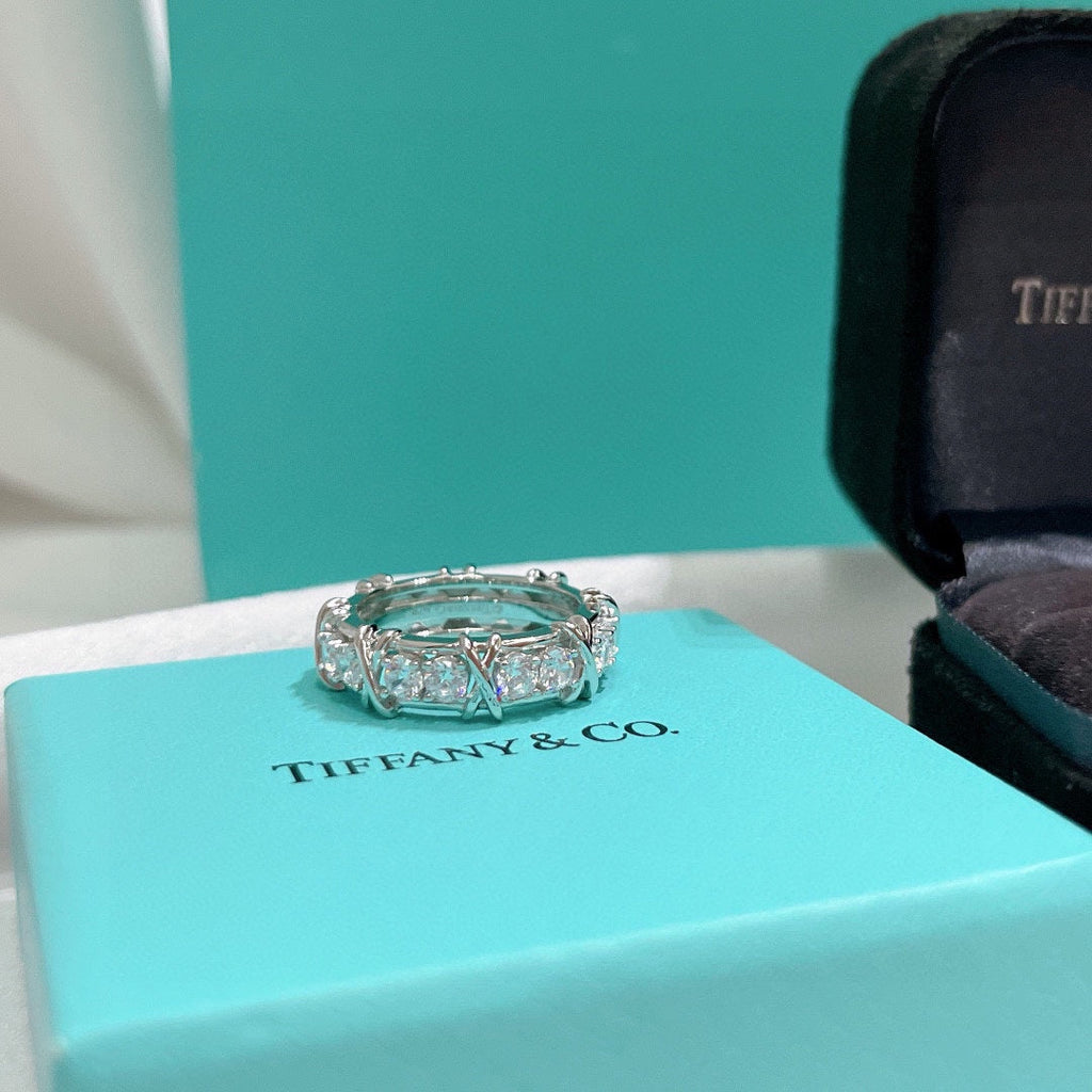 Tiffany Schlumberger Eighteen Stone Ring - 18K White Gold