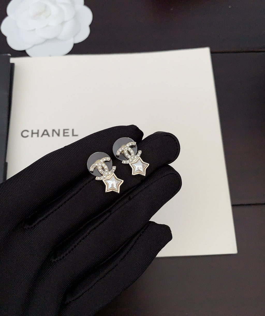 Chanel Star Crystal Earrings - 18K Yellow Gold