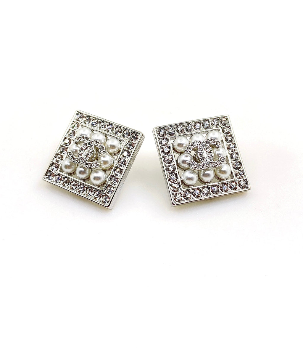 Chanel Square Diamond Earrings - 18K Gold