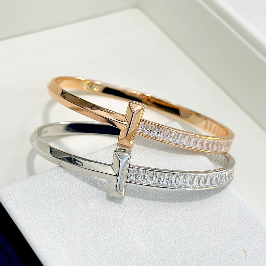 T1 Wide Moissanite Hinged Bracelet - 18K Gold