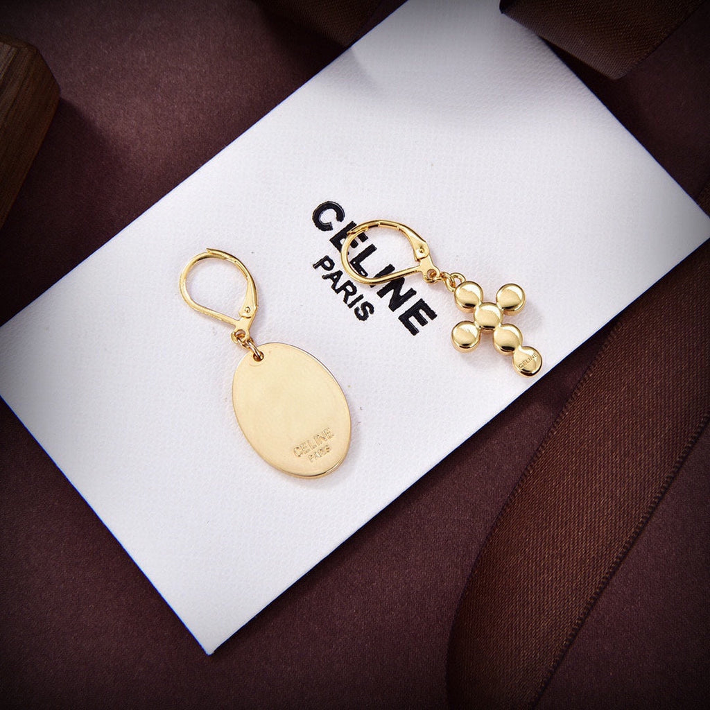 Celine Triomphe Precious Earrings - 18K Yellow Gold