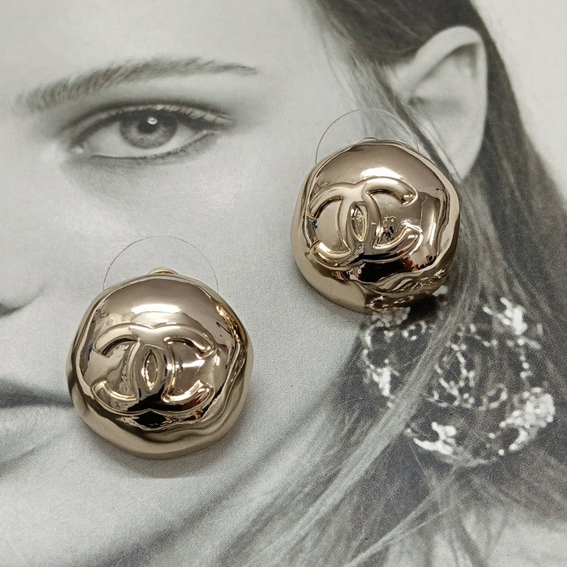 Chanel Vintage Round Earrings - 18K Rose Gold