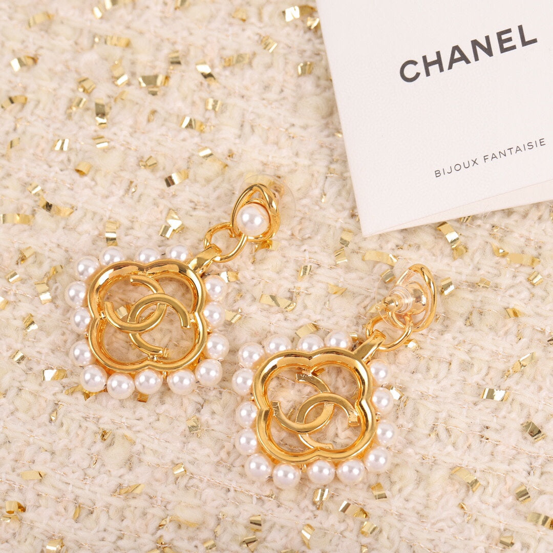 Chanel Square Pearl Pendant Earrings - 18K Yellow Gold