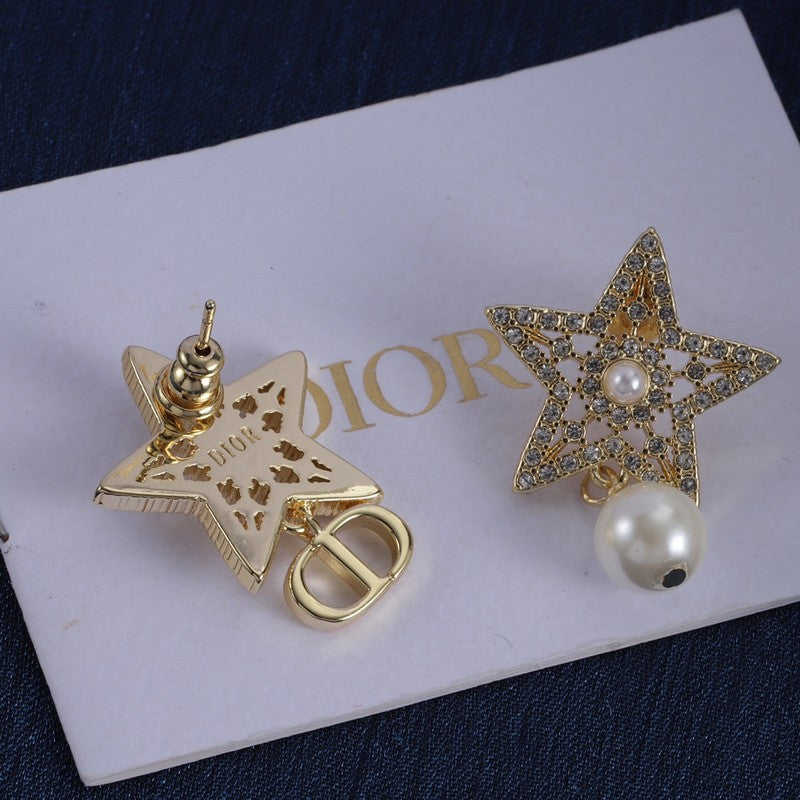 Dior Star Diamond Earrings - 18K Yellow Gold