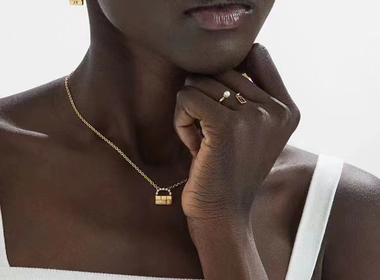 Fendi Bag Pendant Pearl Necklace