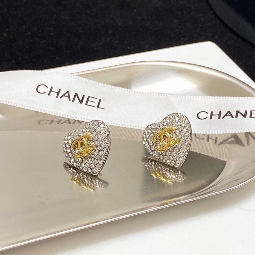 Chanel Heart Diamond Earrings - 18K Yellow Gold