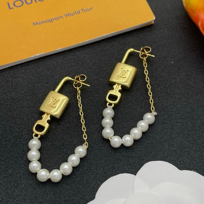 Louis Vuitton Pearl Lock Earrings - 18K Gold