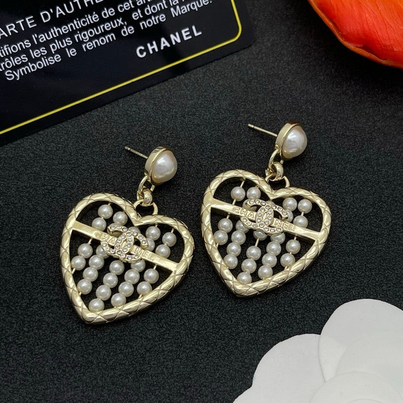 Chanel Gold Heart Pearl Earrings - 18K Yellow Gold