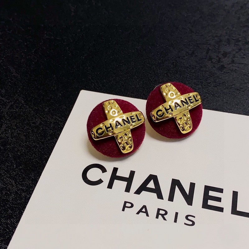Chanel Red Earrings - 2 cm Height - 18K Yellow Gold