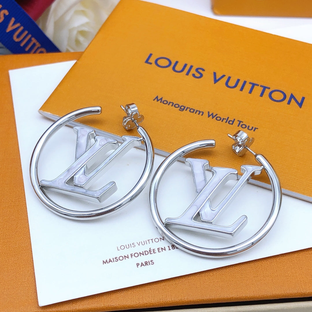 Louis Vuitton Louise Hoop Pearl Earrings - 18K White Gold