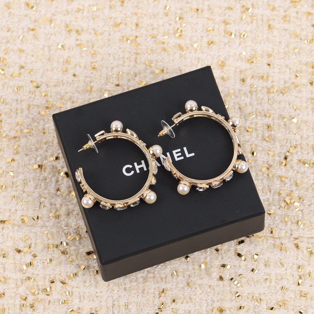Chanel Pearl Crystal Earrings - 18K Yellow Gold