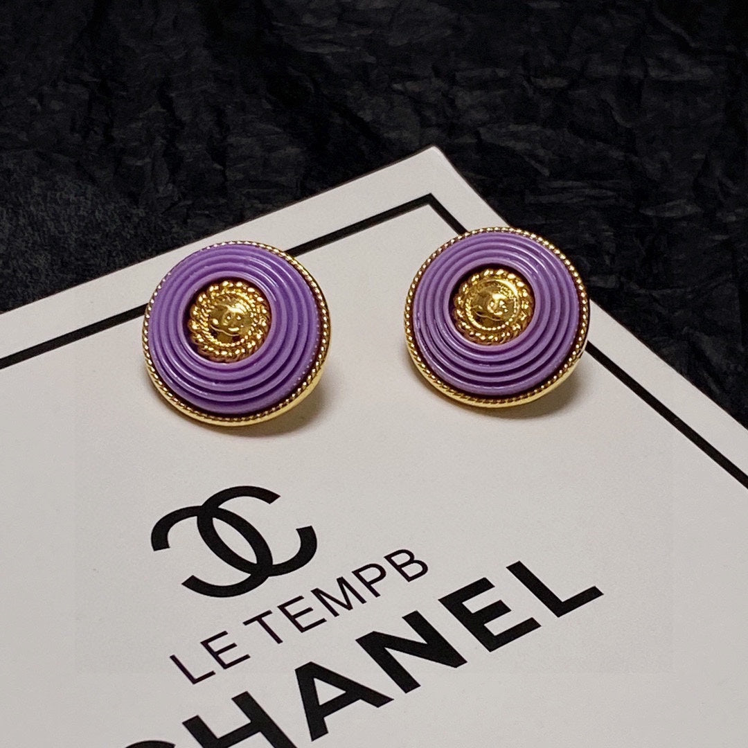 Chanel Purple Resin Earrings - 18K Yellow Gold