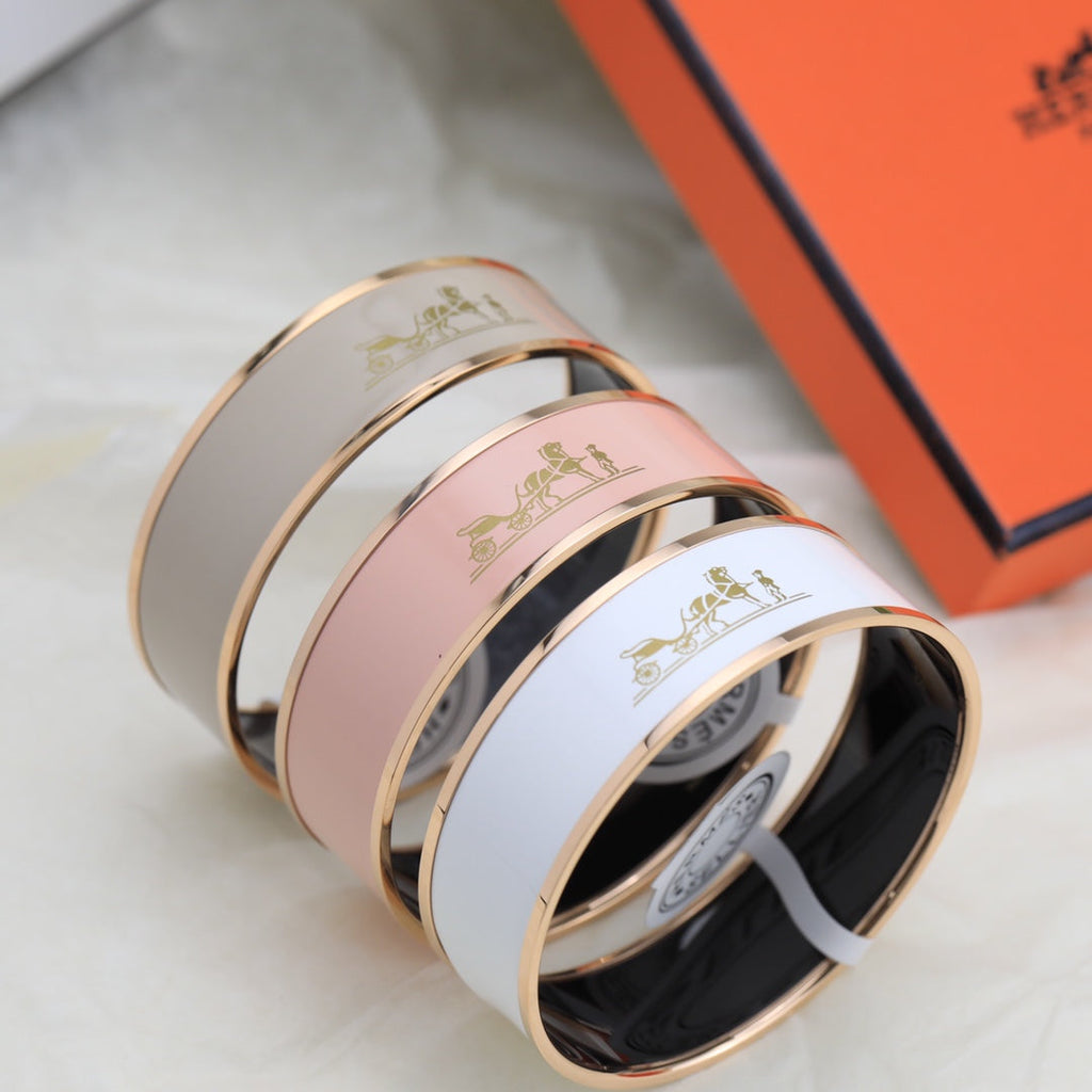 Hermes Enamel Caleche Wide Bangle Bracelet - 18K Yellow Gold