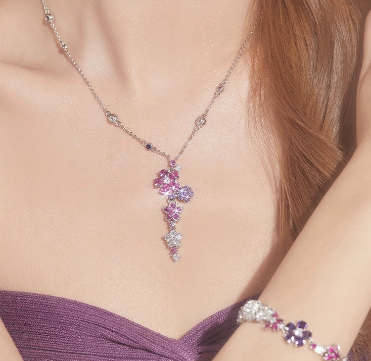Folie Des Pres Pendant Necklace - 18K Gold