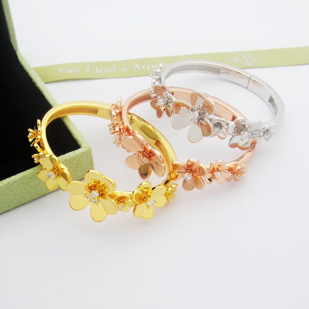 Frivole Seven Flowers Bracelet