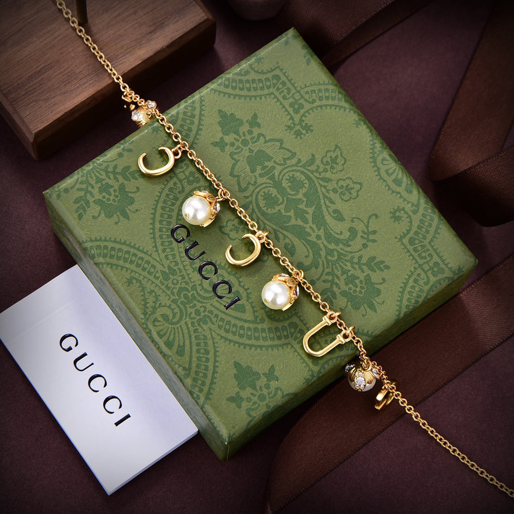 Gucci Double G Logo Plaque Embellished Pearl Necklace