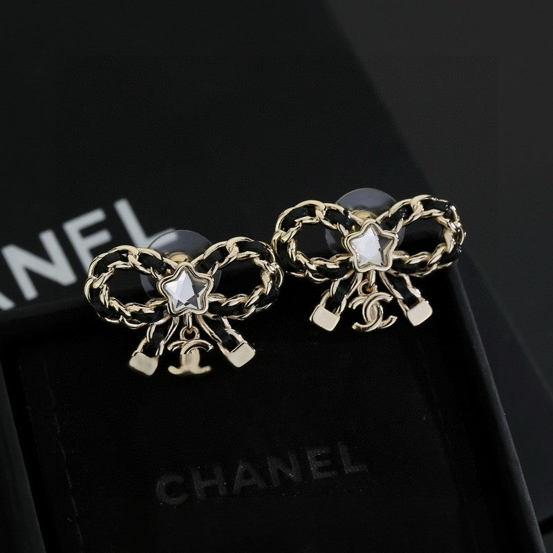 Chanel Butterfly Pendant Earrings - 18K Yellow Gold