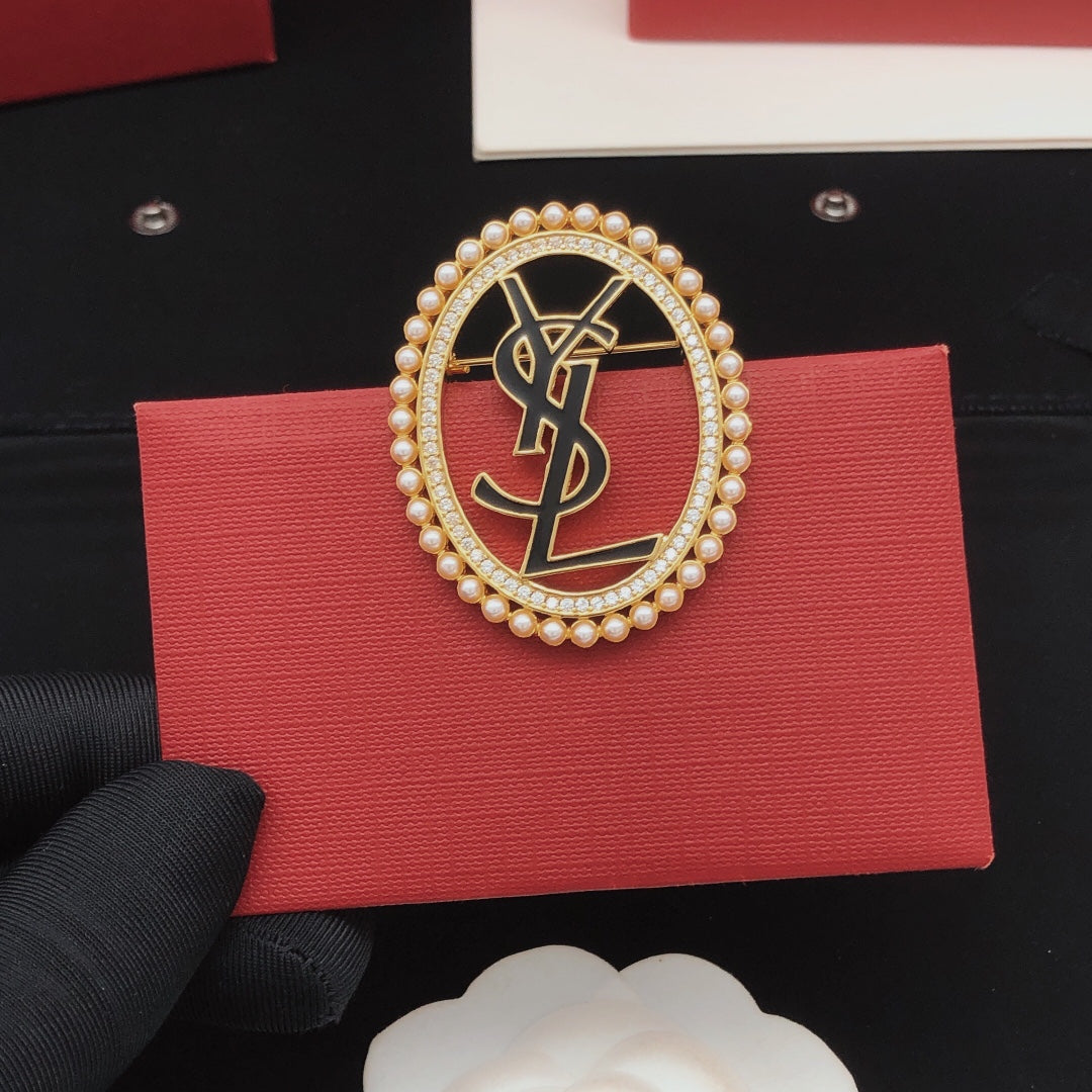 Oval Pearl Brooch