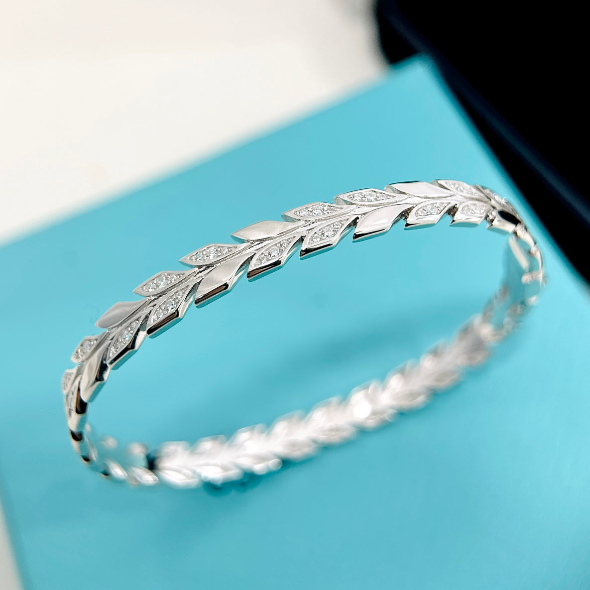 Tiffany Victoria Vine Diamond Bracelet - 18K Gold