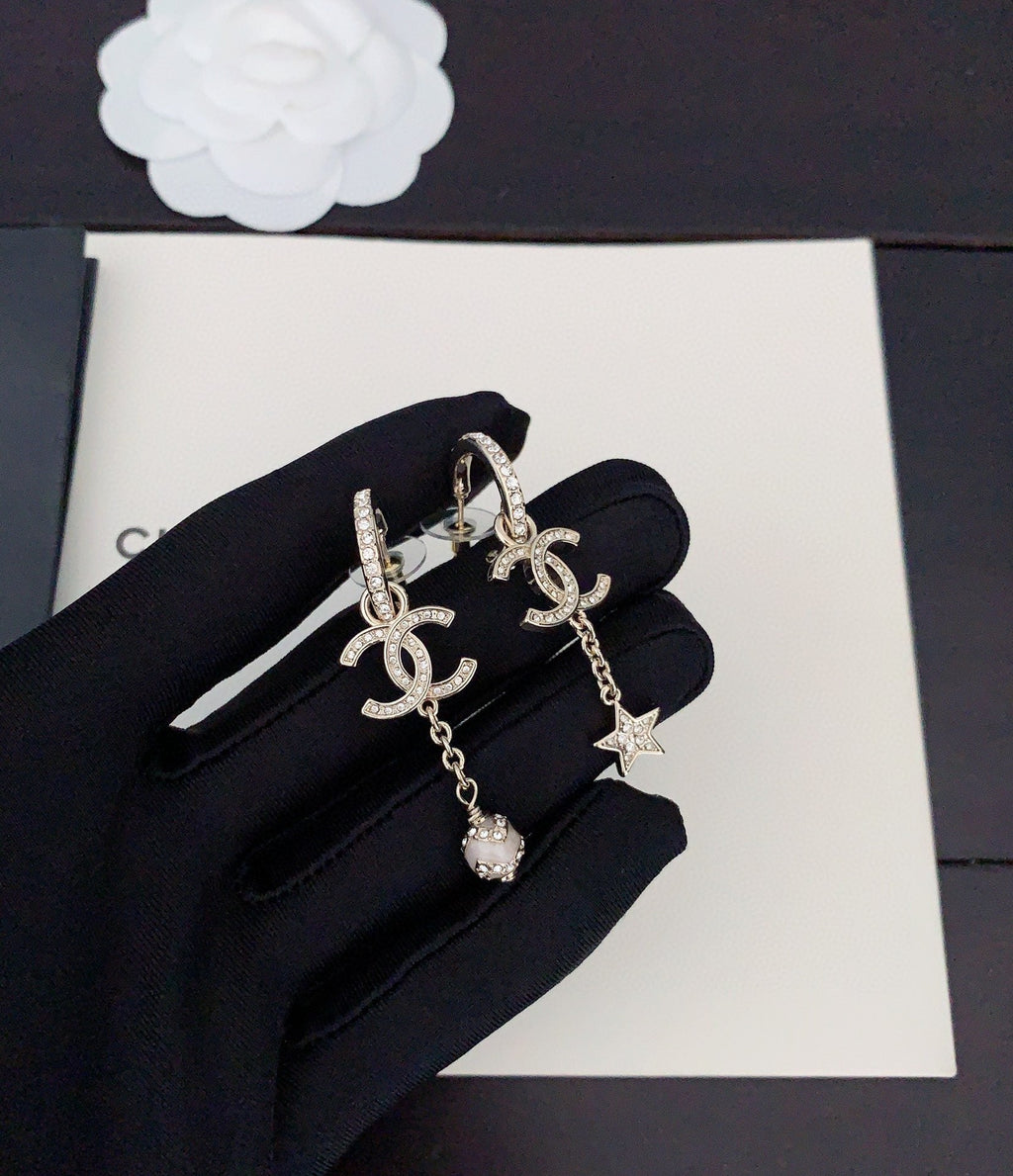 Chanel Star Pearls Pendant Earrings - 18K Yellow Gold