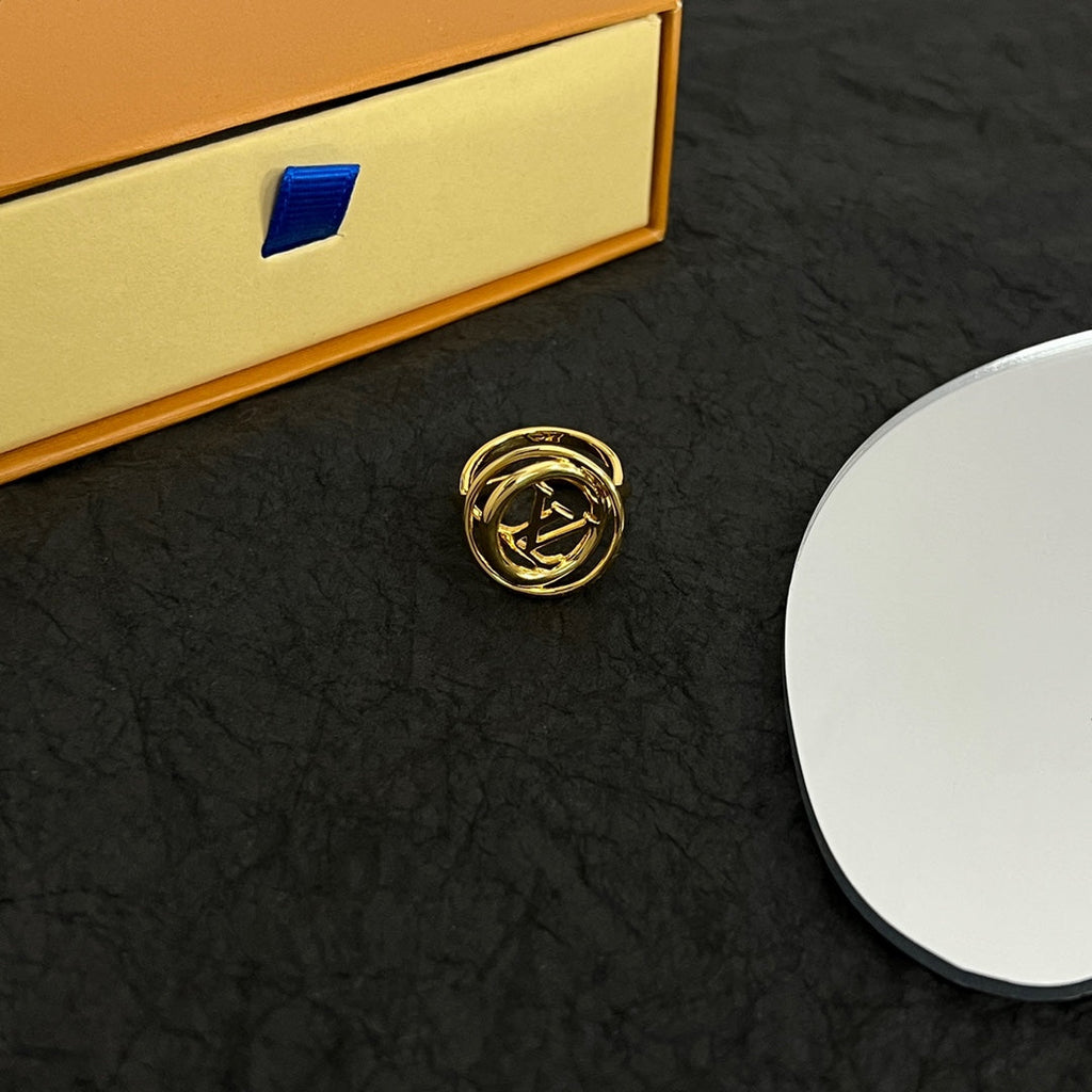 Louis Vuitton Stellar Ring - 18K Gold