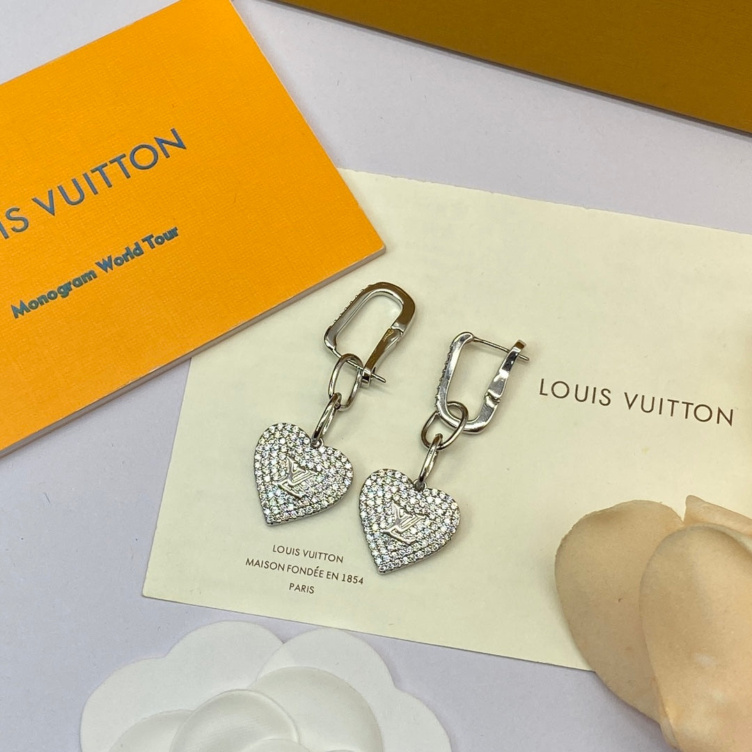 Louis Vuitton Diamond Heart Earrings - 18K Gold