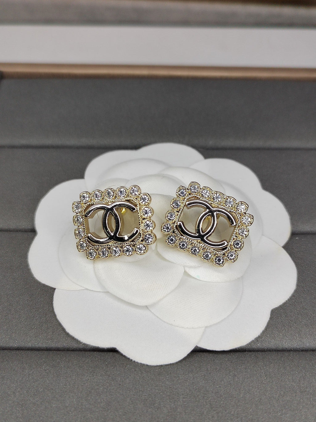 Chanel Diamond Earrings - 18K Yellow Gold