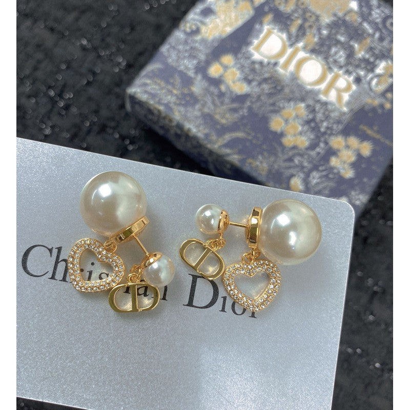 Dior 30 Montaigne Heart Earrings