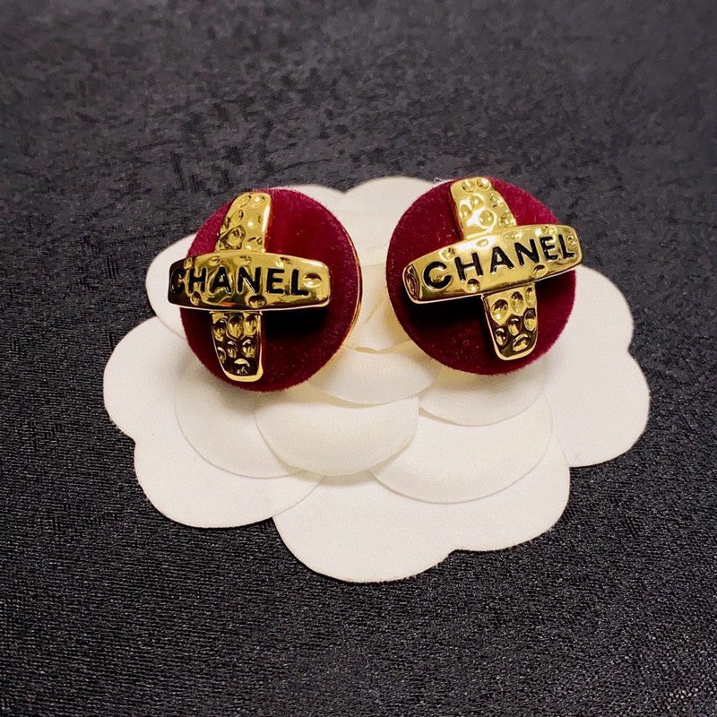 Chanel Red Earrings - 2 cm Height - 18K Yellow Gold