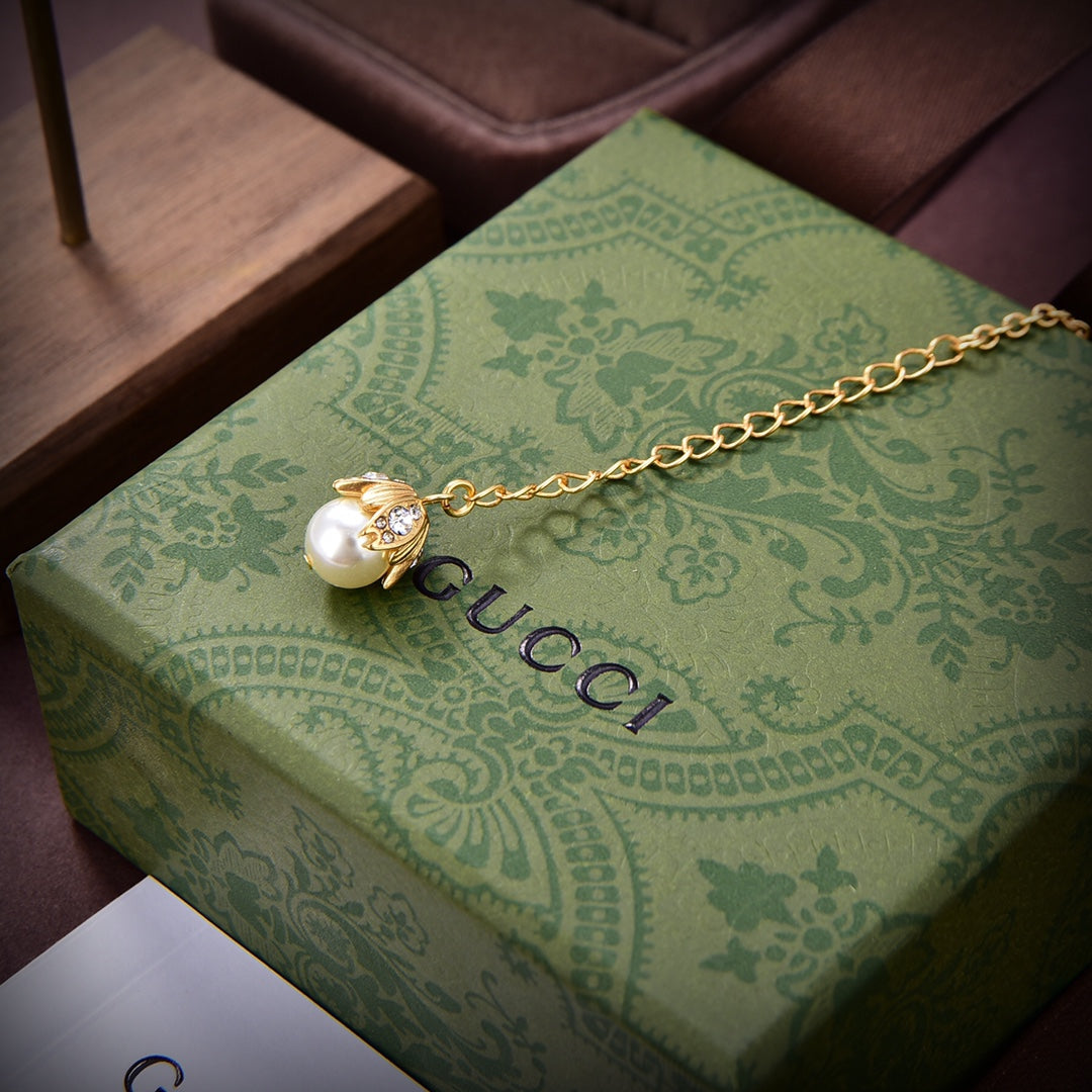 Gucci Double G Logo Plaque Embellished Pearl Necklace