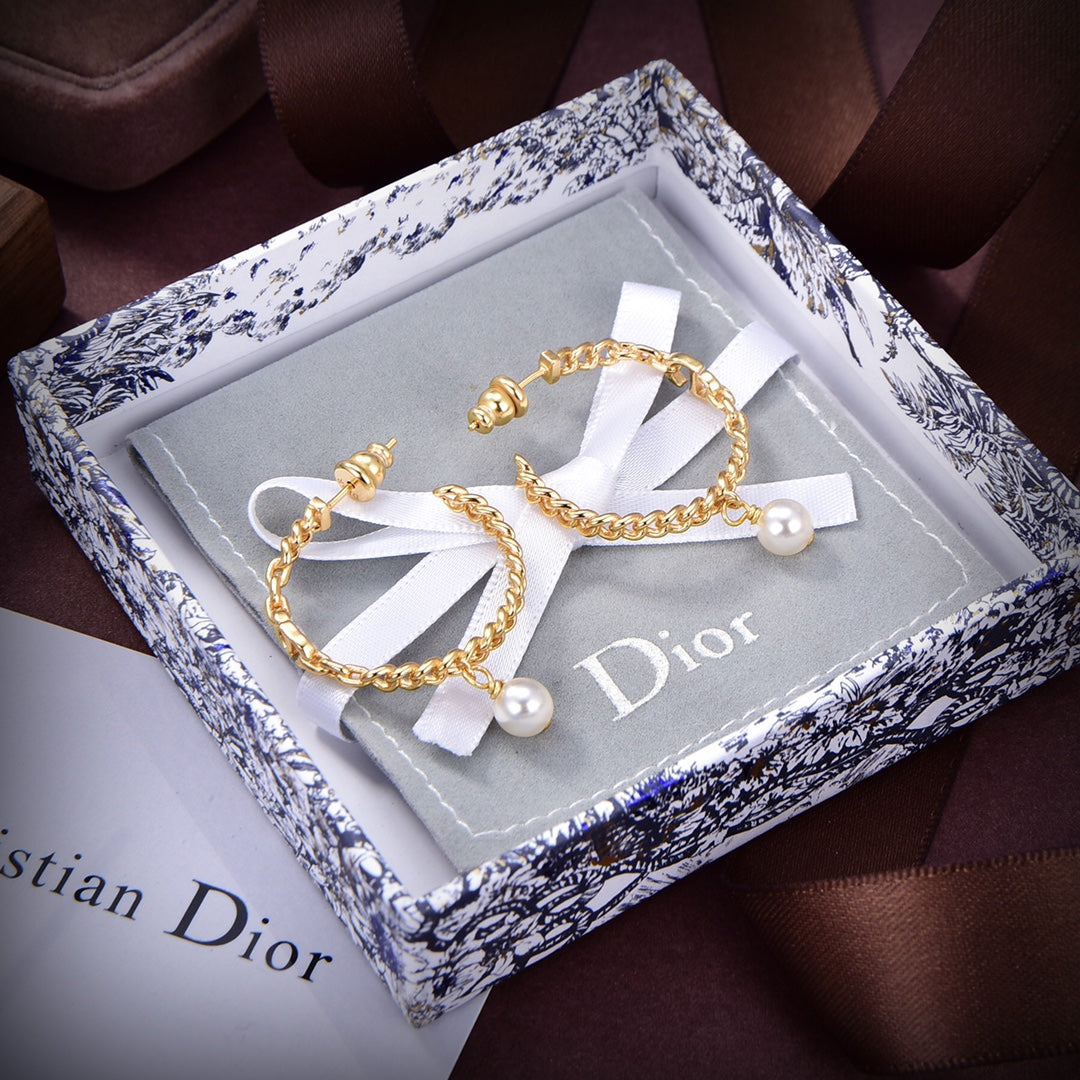 Dior 30 Montaigne Earrings