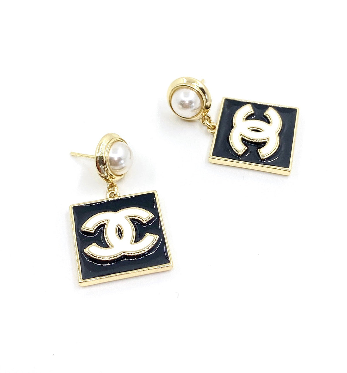 Chanel Square Pearl Pendant Earrings - 18K Yellow Gold