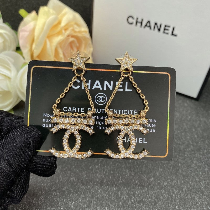 Chanel Star Earrings - 18K Yellow Gold