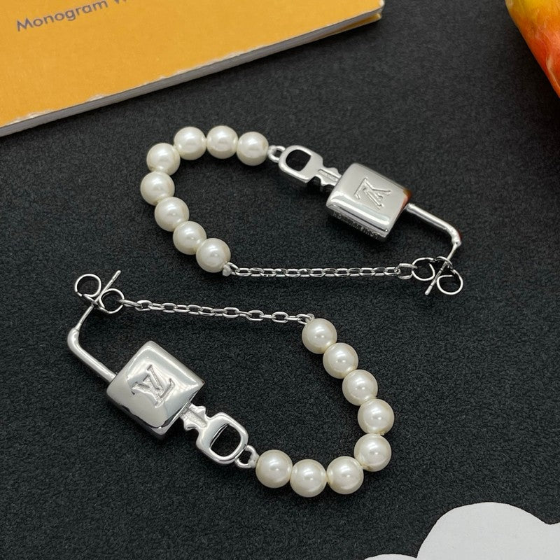 Louis Vuitton Pearl Lock Earrings - 18K Gold