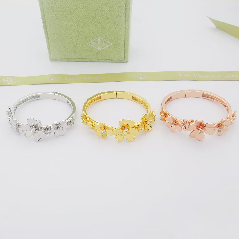 Frivole Seven Flowers Bracelet