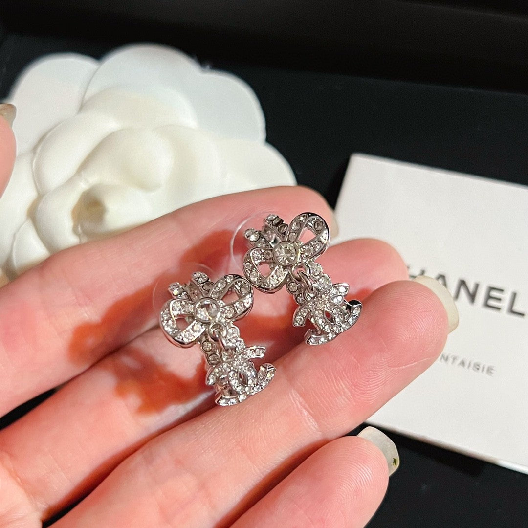 Chanel Diamond Pendant Earrings - 18K White Gold