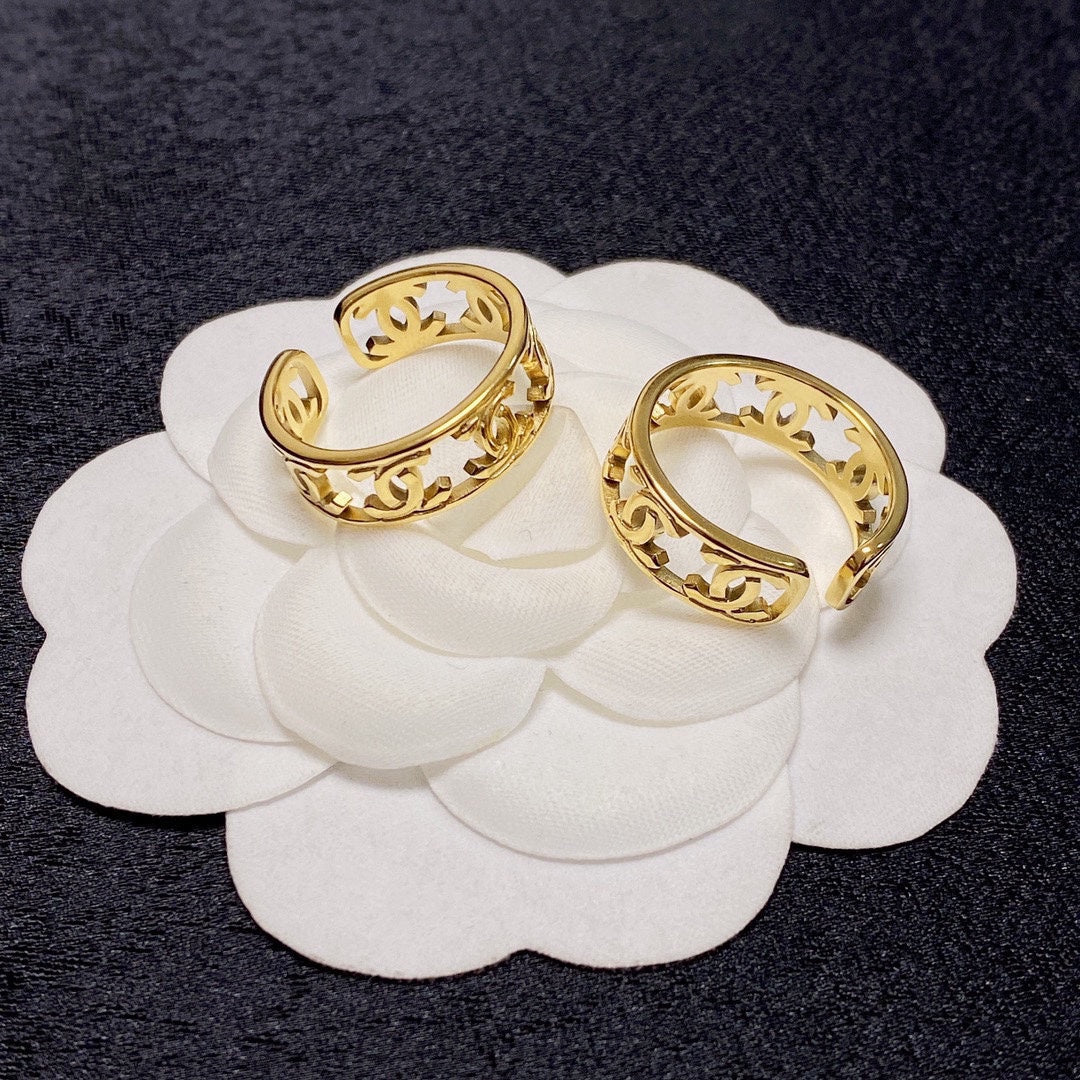 Chanel Vintage Openwork Ring - 18K Yellow Gold