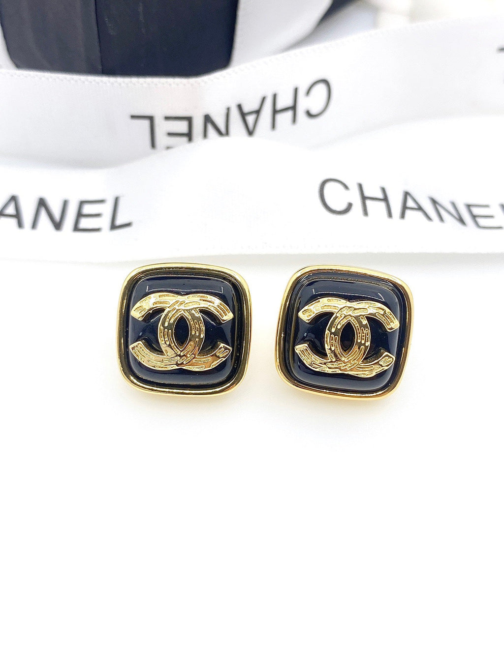 Chanel Square Resin Earrings - 18K Yellow Gold