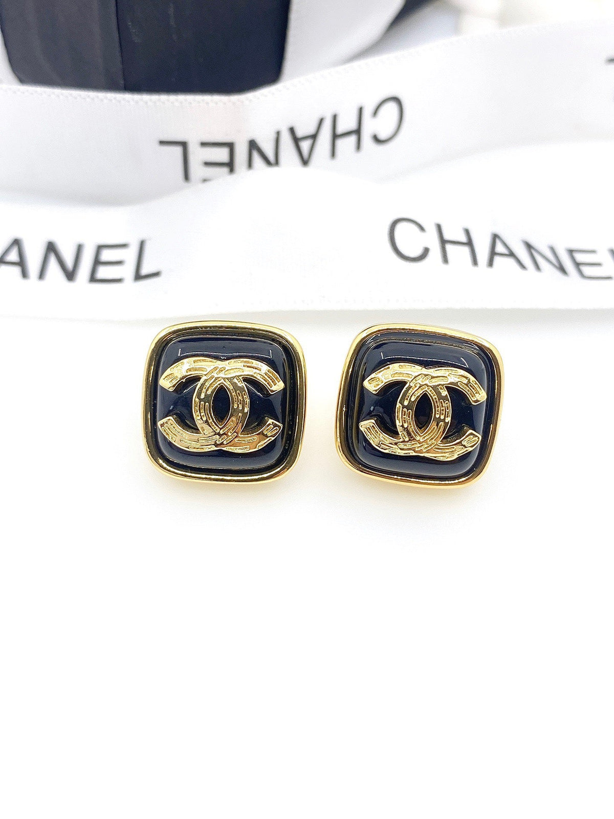 Chanel Square Resin Earrings - 18K Yellow Gold