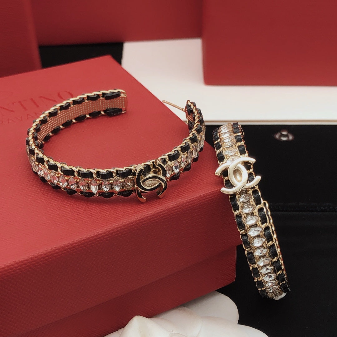 Chanel Strass Earrings - 18K Yellow Gold
