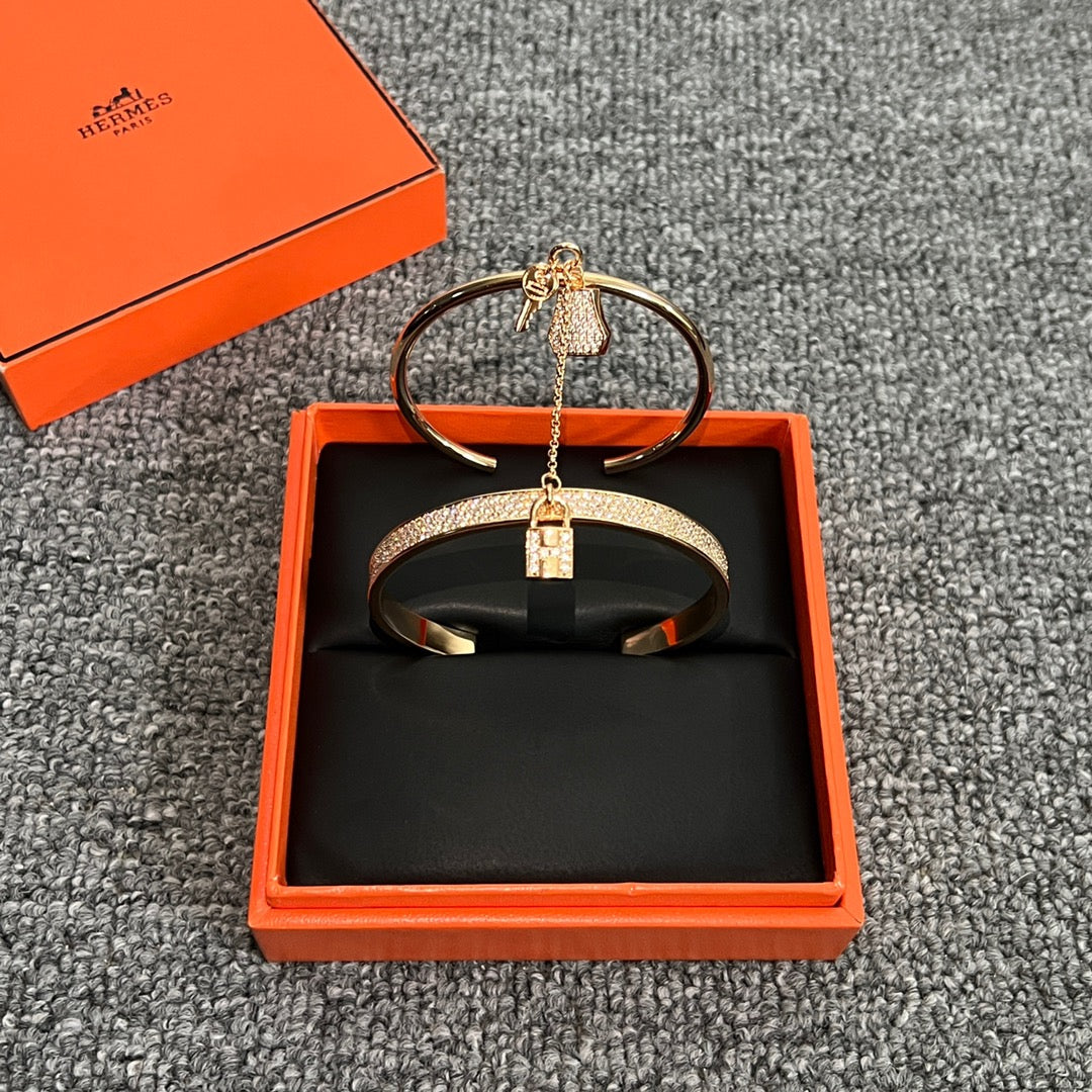 Hermes Kelly Clochette Moissanite Bracelet - 18K Yellow Gold