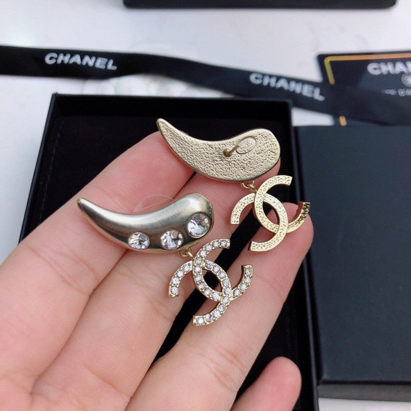Chanel Feather Diamond Earrings - 18K Yellow Gold