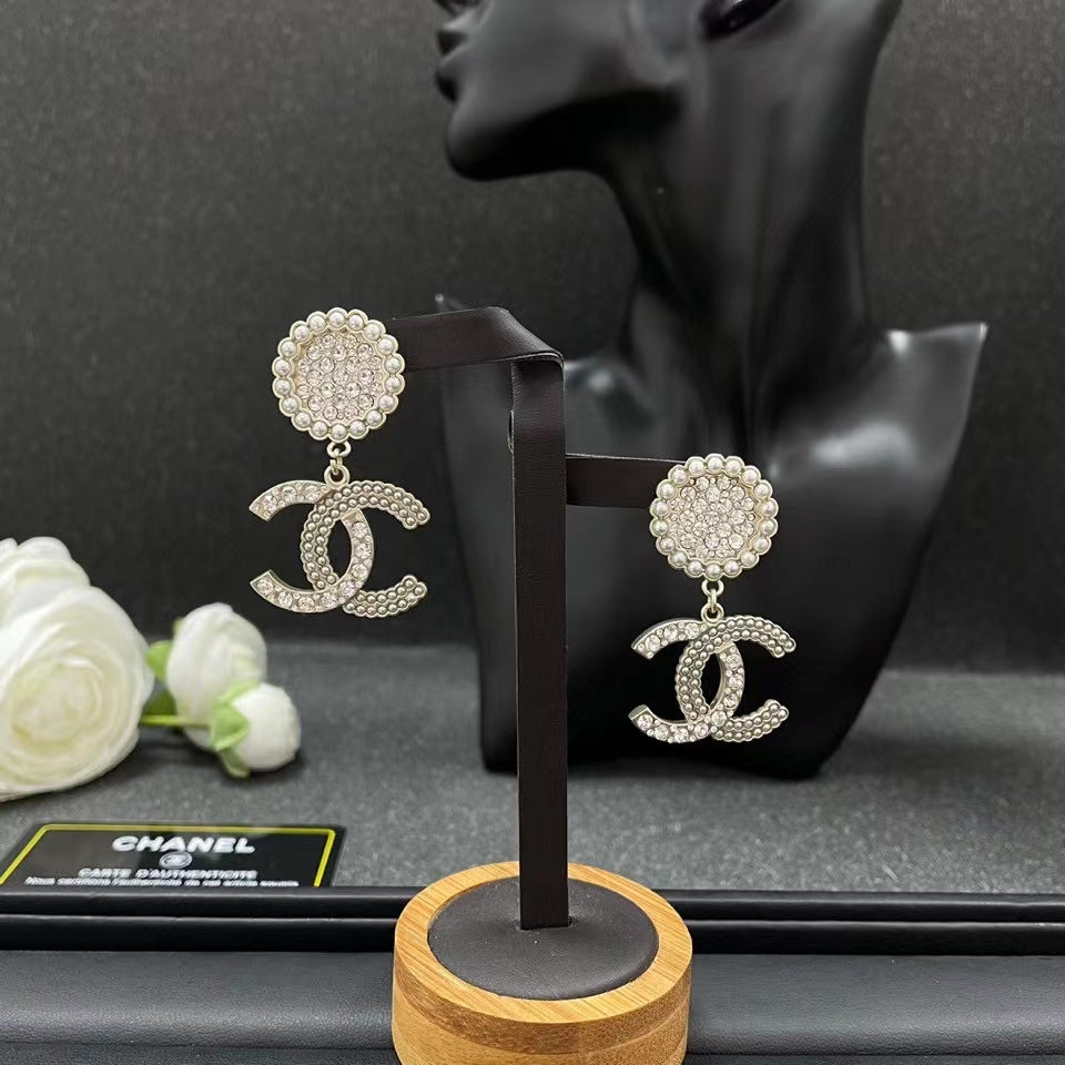 Chanel Diamond Drop Earrings - 18K White Gold