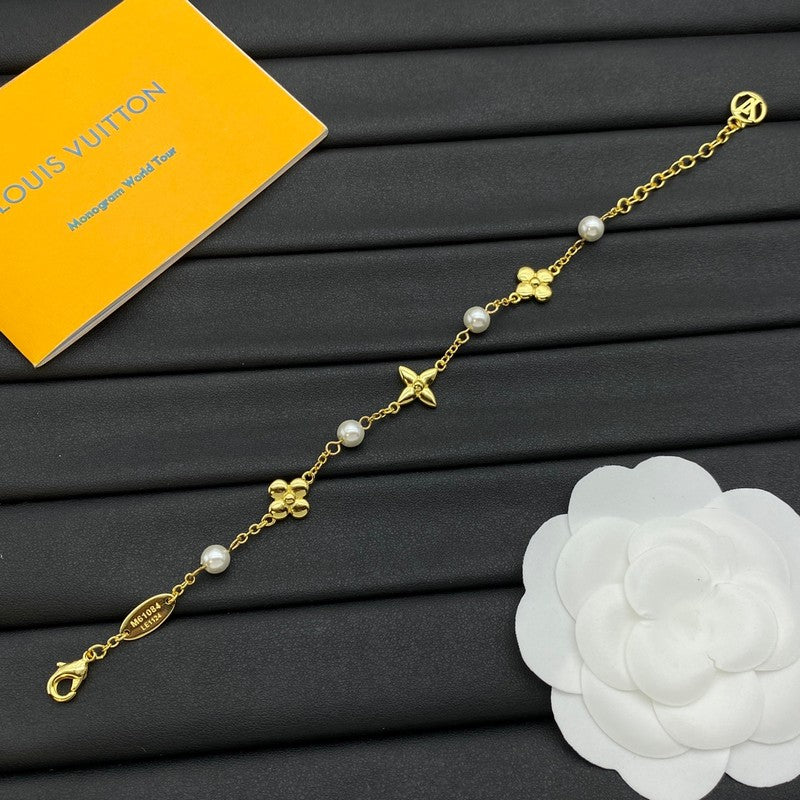 Louis Vuitton Blossom Pearl Bracelet