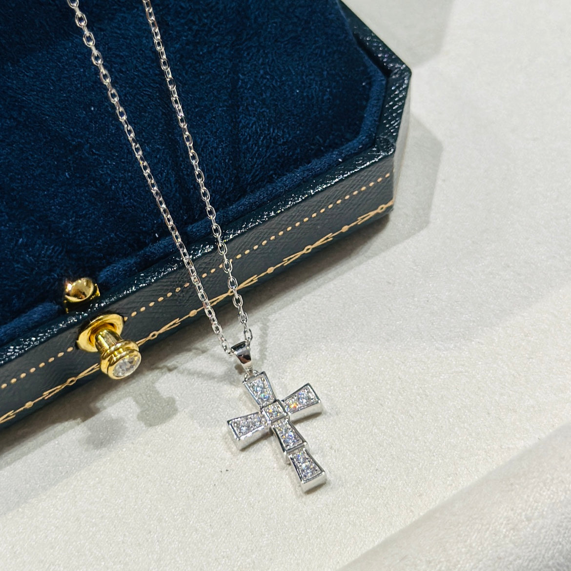Moissanite Pendants Necklace - 18K Gold