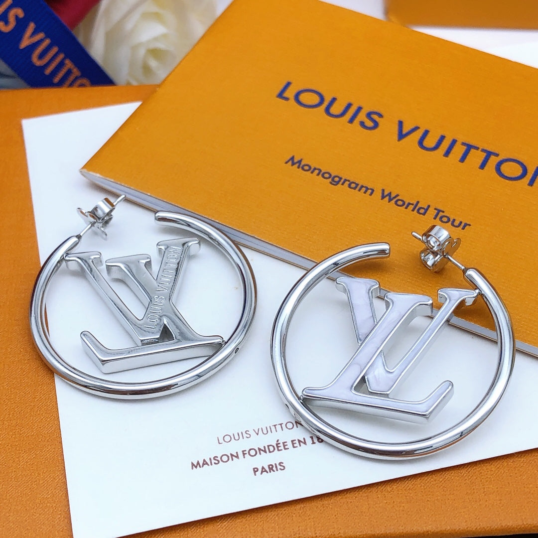Louis Vuitton Louise Hoop Pearl Earrings - 18K White Gold